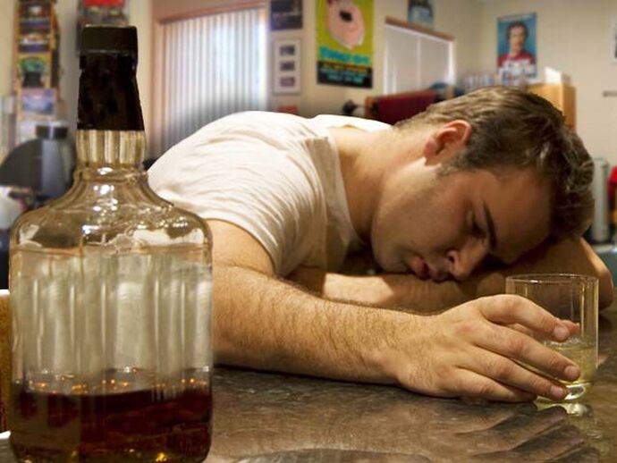 un bărbat bea alcool cum să-l facă să renunțe